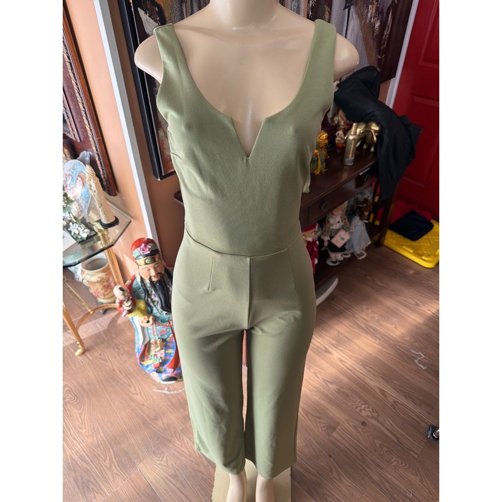Trixxi Clothing Company Olive Green V-Neck Sleeveless Jumpsuit Size Small - Picture 1 of 9
